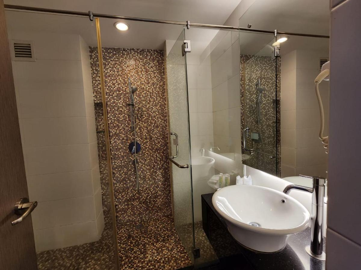 Capital Hotel 3*