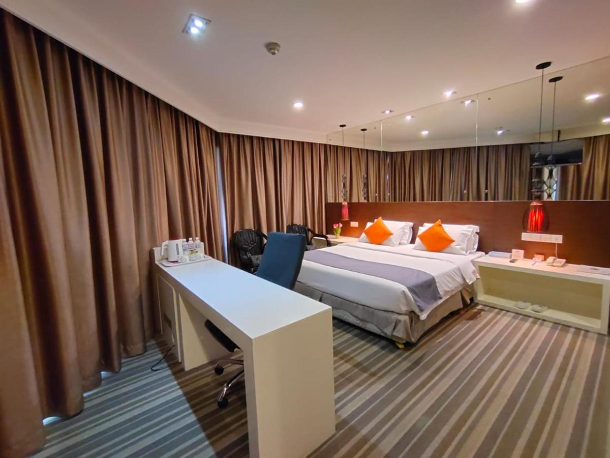 Hotel Capital 3*