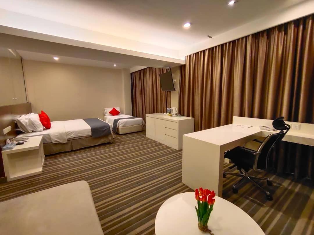 Hotel Capital 3*