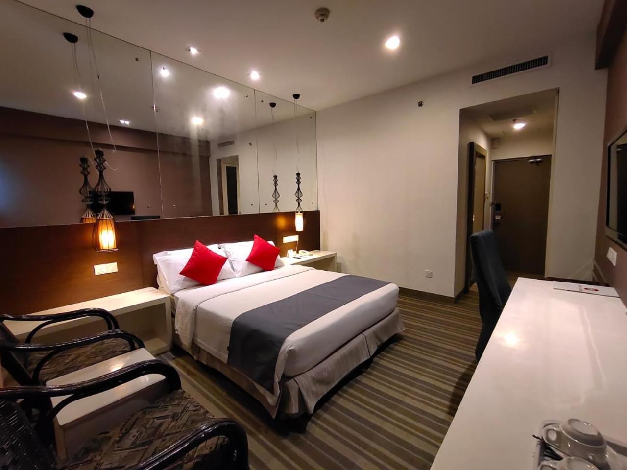 Hotel Capital 3*